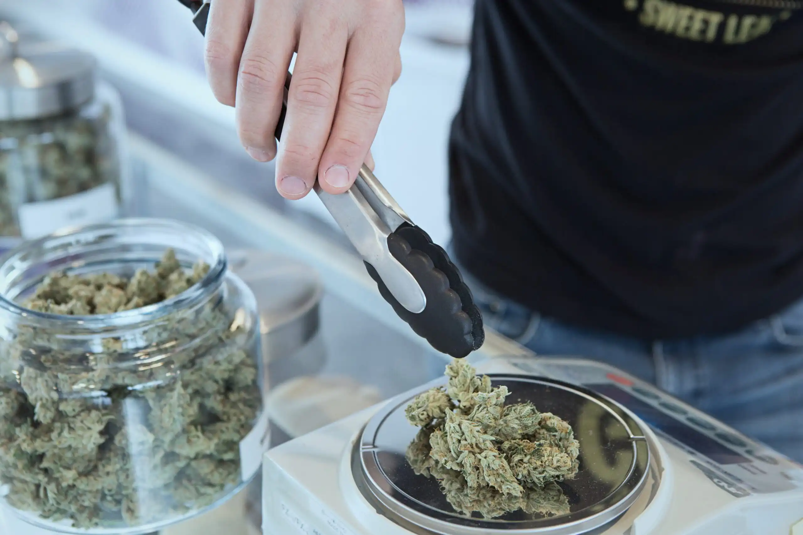 Les travailleurs du secteur de la marijuana dans le Missouri remportent le vote syndical après que les responsables fédéraux ont rejeté l'argument de l'entreprise concernant le blocage des bulletins de vote